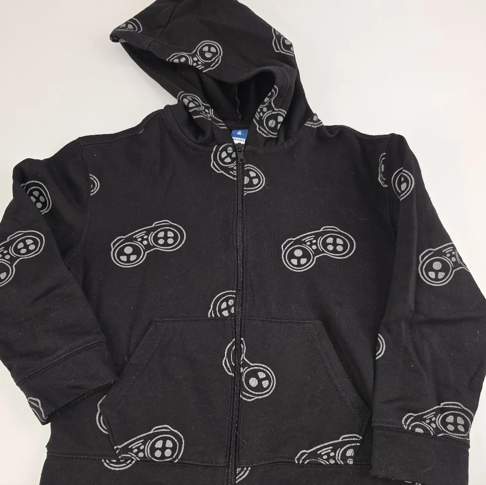 Old Navy Boy's Black Hoodie with Game Controller Print Size M (8) AE-2119